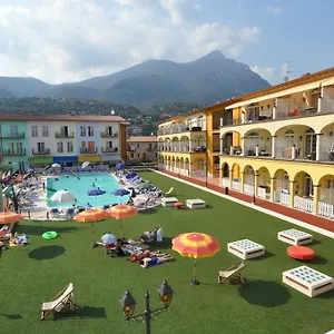 Giardino Dei Colori Dianella Pool Relax &family Friendly Toscolano Maderno